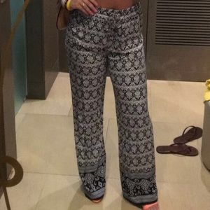 Printed flowy pants